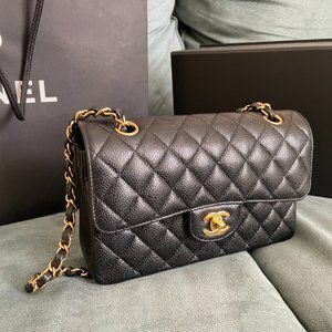 Chanel Black Classic Flap Bag in Lambskin